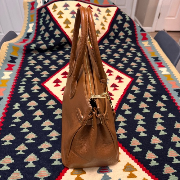 Tuscany Leather Bag with gold hardware - Picture 5 of 16